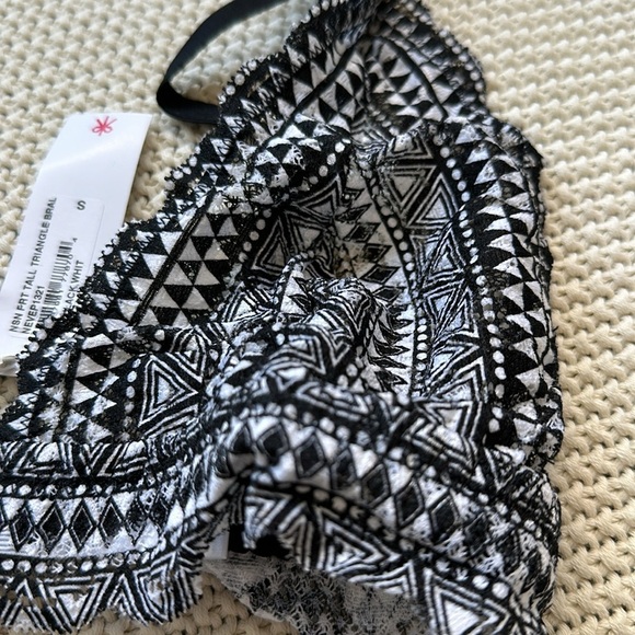 NWT Cosabella geometric lace bralette - Picture 3 of 4